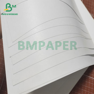 Papier offsetowy biały gładki 70 # 610 x 860 mm Niepowlekany papier do drukowania