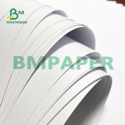 Niepowlekana biała rolka papieru Bond o gramaturze 53 g / m2 i gramaturze 70 g / m2 do broszur reklamowych