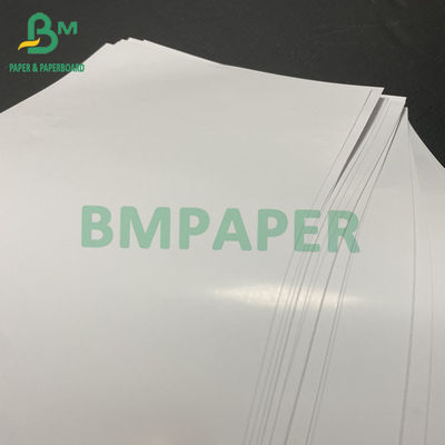 150 g / m2 157 g / m2 Chromocoat Paper w arkuszu Ream Packing 640 X 900 mm 700 X 1000 mm