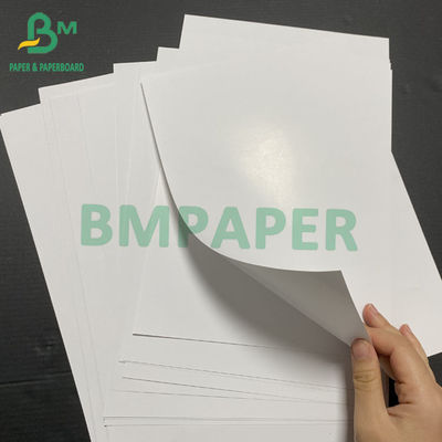 150 g / m2 157 g / m2 Chromocoat Paper w arkuszu Ream Packing 640 X 900 mm 700 X 1000 mm