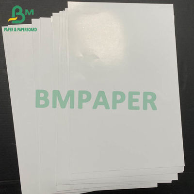 150 g / m2 157 g / m2 Chromocoat Paper w arkuszu Ream Packing 640 X 900 mm 700 X 1000 mm
