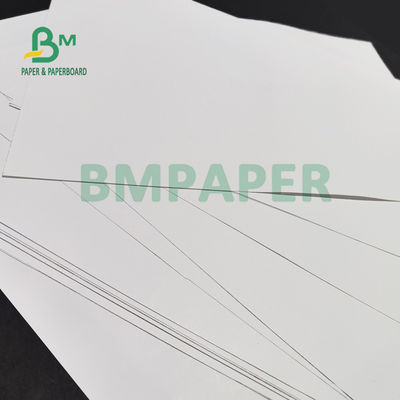 80 # 100 # Powlekany jedwabny papier tekstowy do wkładek do książek 684 x ​​990 mm Wysoka wytrzymałość