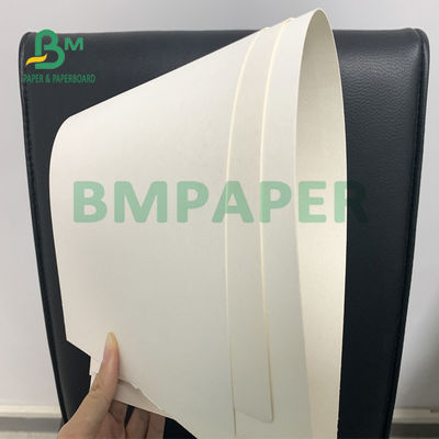Niepowlekana tektura o płaskiej powierzchni 615 mm x 860 mm na tabletkę pochłaniającą wilgoć