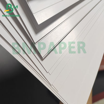 Dwustronny chromowany błyszczący papier C2S o gramaturze 300 g / m2 i gramaturze 350 g / m2 do magazynu