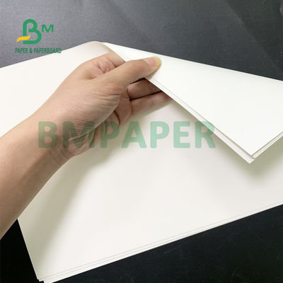 Błyszczące białe arkusze papieru syntetycznego, papier samoprzylepny PET wodoodporny do drukowania