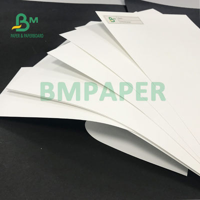 Dobry efekt drukowania Papier do pakowania z białego kamienia 168 g / m2 240 g / m2 na plakaty