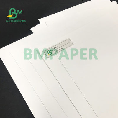 Dobry efekt drukowania Papier do pakowania z białego kamienia 168 g / m2 240 g / m2 na plakaty