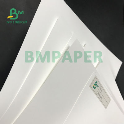 Dobry efekt drukowania Papier do pakowania z białego kamienia 168 g / m2 240 g / m2 na plakaty