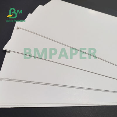 Lekki papier powlekany FBB o gramaturze 350 g / m2 1S do pakowania farmaceutycznego 37 &quot;X 25&quot;