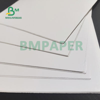 Lekki papier powlekany FBB o gramaturze 350 g / m2 1S do pakowania farmaceutycznego 37 &quot;X 25&quot;