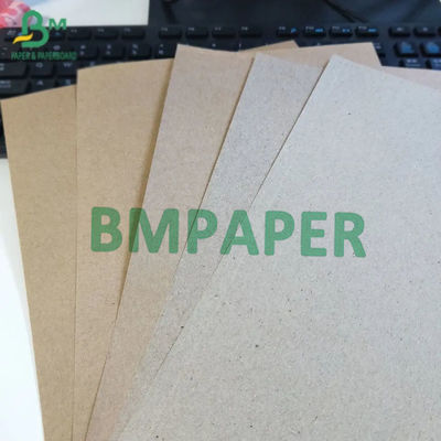 Recyklingowa tektura Kraft Liner, rolka papieru falistego do pudełka 80 g / m2 90 g / m2 110 g / m2