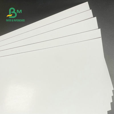Dostosowany błyszczący papier powlekany C2S 20 X 26 cali 18PT 24PT