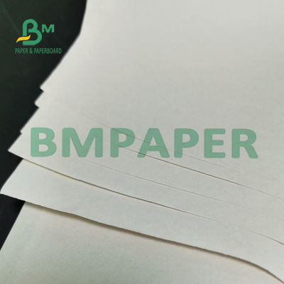 45 g 48,8 g Lekki papier gazetowy w rolce Niepowlekany Szerokość 820 mm