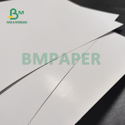 Błyszczący papier C2S o gramaturze 200 g / m2 i gramaturze 250 g / m2 do druku offsetowego okładek czasopism
