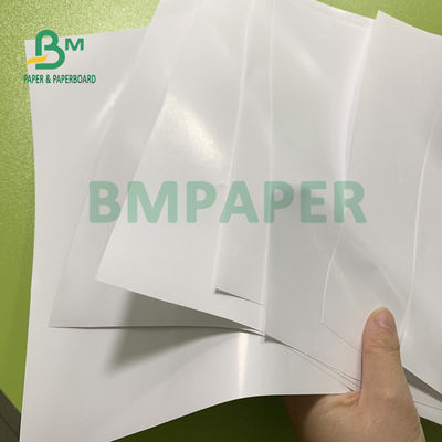 Błyszczący papier okładkowy o gramaturze 157 g / m2 i gramaturze 170 g / m2 Dobry pochłaniacz atramentu do folii kolorowej