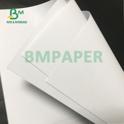 Papier offsetowy o gramaturze 200 g / m2 i gramaturze 230 g / m2 do broszur 615 mm x 912 mm