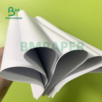 Biały niepowlekany papier offsetowy o gramaturze 75 g / m2 i gramaturze 80 g / m2 do ulotek Dobra gładkość