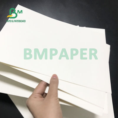 Papel pochłaniający wilgoć 450 mm x 630 mm do testu perfum 0,8 mm