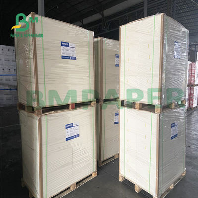 Tektura o gramaturze 210 g / m2 i gramaturze 230 g / m2 C1S Solidna odporność na składanie 700 mm X 1000 mm