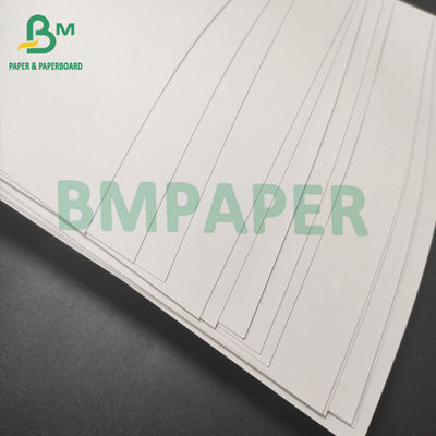 Jasnobiały niepowlekany karton Gruby papier o gramaturze 160 g/m²