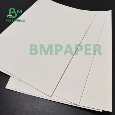 Karton laminowany PE o gramaturze 210 g / m2 + 15 g na kubki papierowe Food Grade 882 mm
