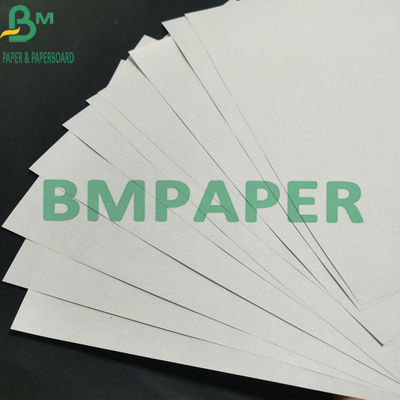 Papier gazetowy o gramaturze 45 g / m2 i gramaturze 48,8 g / m2 Szerokość 680 mm 781 mm Papier do pakowania