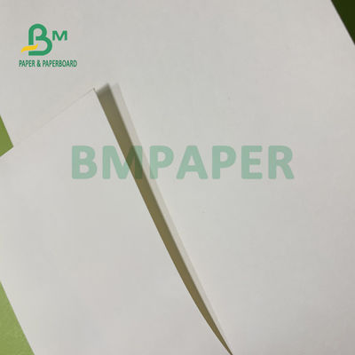 Papier powlekany PE o gramaturze 210 g / m2 + 15 g / m2 Dobra jasność 615 mm x 850 mm