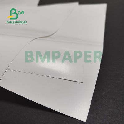 Biały papier C2S o wysokim połysku 200GSM do magazynu o jednolitej powierzchni 24 '' x 36''