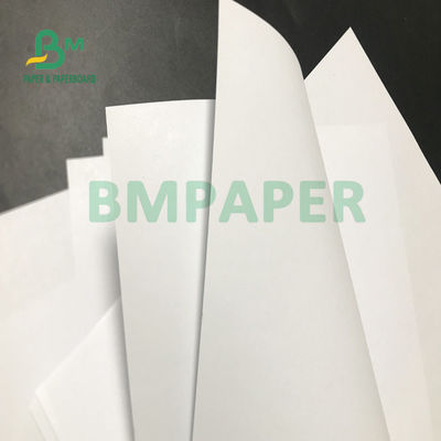 Arkusze jasnego białego papieru Bond o gramaturze 20 funtów na karteczki samoprzylepne 450 mm x 650 mm