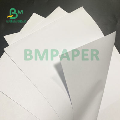 Niepowlekane białe arkusze papieru o gramaturze 58 g / m2 i gramaturze 60 g / m2 na dokument 615 mm x 860 mm