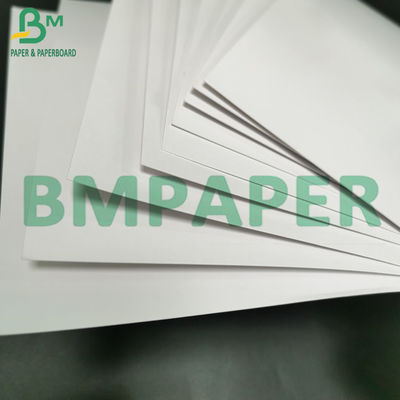 60 gramów 70 gramów Niepowlekany papier bezdrzewny 31 * 43 cale Kolor kości słoniowej Papier offsetowy o dużej masie