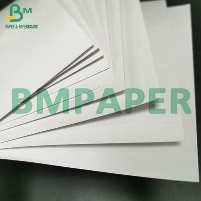Papier o wysokim połysku C2s GSM 130 i 115 Biały jedwab lśniący papel na okładki