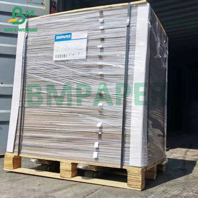 Nadająca się do recyklingu płyta wiórowa o gramaturze 400 g/m2 z białą podszewką, szary tył