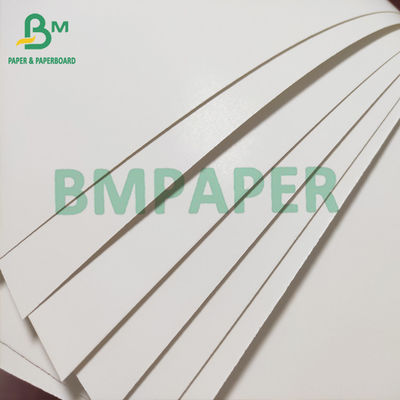Biały karton Kość słoniowa Papier o gramaturze 250 g / m2 C1S FBB Okładka