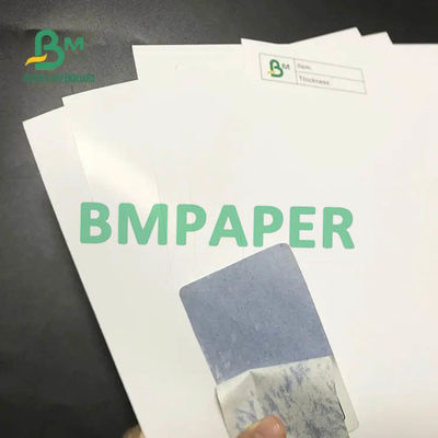 Papier o gramaturze 300 g / m2 i gramaturze 350 g / m2 do karty do pokera Niebieski rdzeń / czarny rdzeń Anty perspektywa