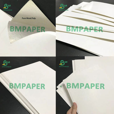 Dobrej jakości papier GC1 Papier GT1 o gramaturze 250 g / m2 - 400 g / m2 Arkusze jednostronnie powlekane na biało 700 x 1000 mm