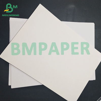 Biała płaska powierzchnia Super Absorpcja płynu Wydajność Papier Absorpcyjny Wody