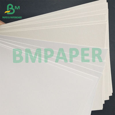 Biała płaska powierzchnia Super Absorpcja płynu Wydajność Papier Absorpcyjny Wody