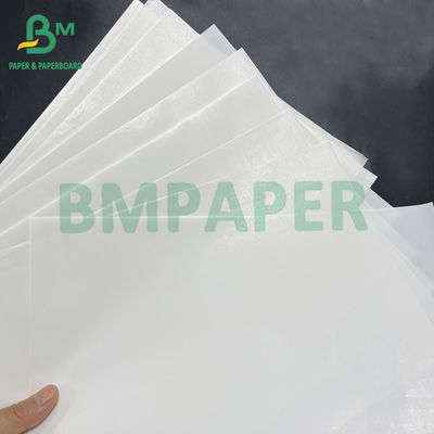 Gładki biały papier o masie 65 g, wodoszczelny z jednej strony, powlekany na mokro