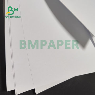 70 gm 80 gm Niepowlekany papier z czystą teksturą do podręczników Druk offsetowy 890 mm