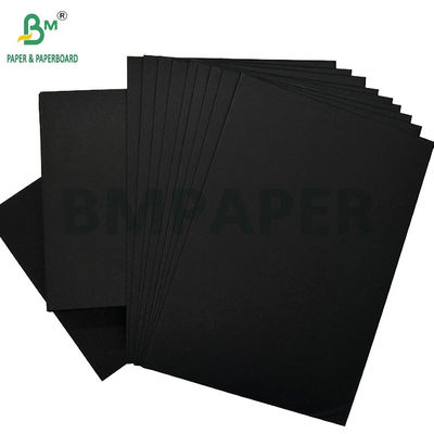 300 gm 400 gm Czarny karton papieru do pudełek wina Bezwonny 700 x 1000 mm