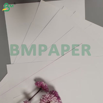 70 * 100cm Niepowlekany papier obligacyjny Offset Drukowanie arkusz wysokiej jasności