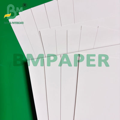 Niepowlekany wodoszczelny PET syntetyczny papier do etykiet odzieżowych 180um