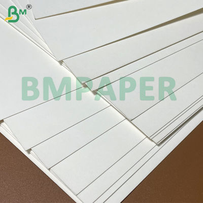 Płytka papierowa z miskami z makaronem 700 mm x 1000 mm 200 g + 20 g PE powlekane