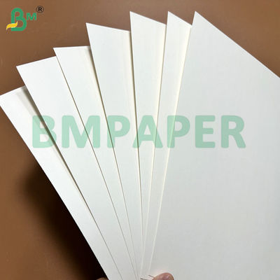 Papier kubkowy matowy 240gsm +15PE do produkcji wiader na popcorn 61 x 86cm
