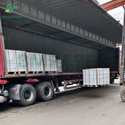 70 g papieru A4 NCR CFB różowy CF żółty z białym zwrotem do wychodzących kartek