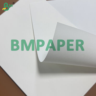 80gm Wysoka bieliwość Kopiowanie papieru Jumbo Rolls 1055mm 914mm, Jasność 102%-106%