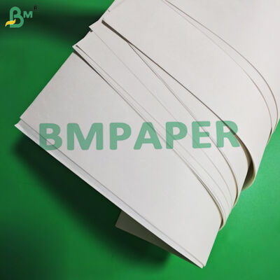 70g 80g Bielona Biała Papier Kraftowy na Torebki Prezentowe Wysoka Wytrzymałość 750mm 1020mm
