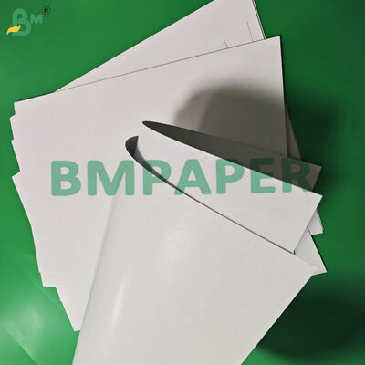 300GSM 310GSM Karton do gry gładka powierzchnia czarny rdzeń 640 x 900 mm