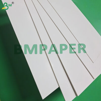 1 mm 1,5 mm Karton Montado Blanco do kosmetyków Pudełko 70 x 100 cm Wysoka sztywność
